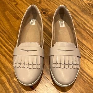 Tan, penny loafer style Fitflops, 8.5 US (40 EU)